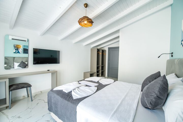 Room 13 of 63