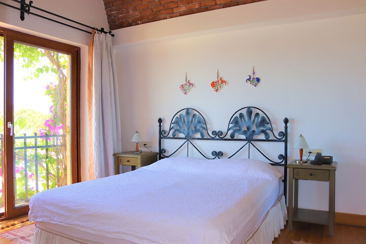 Room 6 of 46