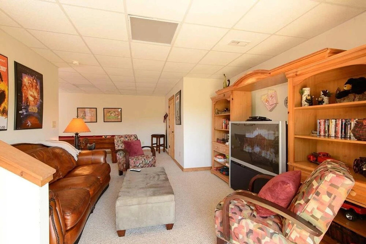 Room 6 of 14