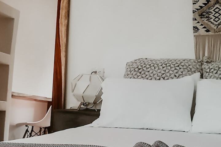 Room 18 of 151