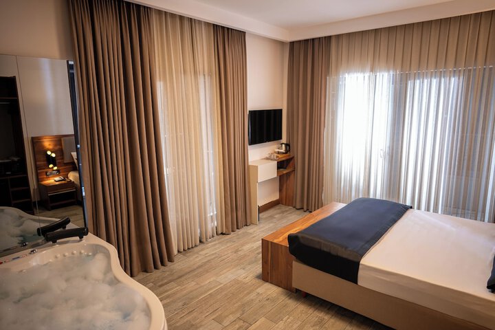 Room 19 of 66