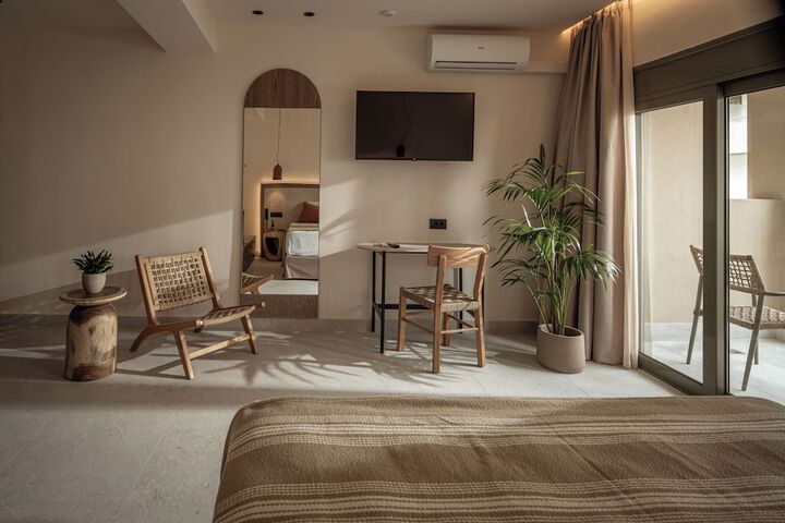 Room 32 of 133