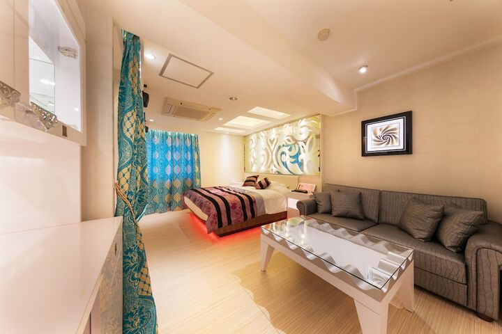 Room 18 of 34