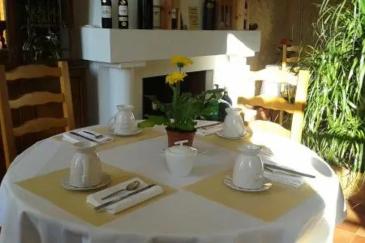 Dining 2 of 2