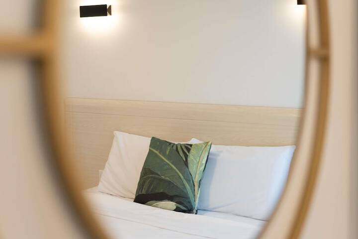 Room 18 of 48