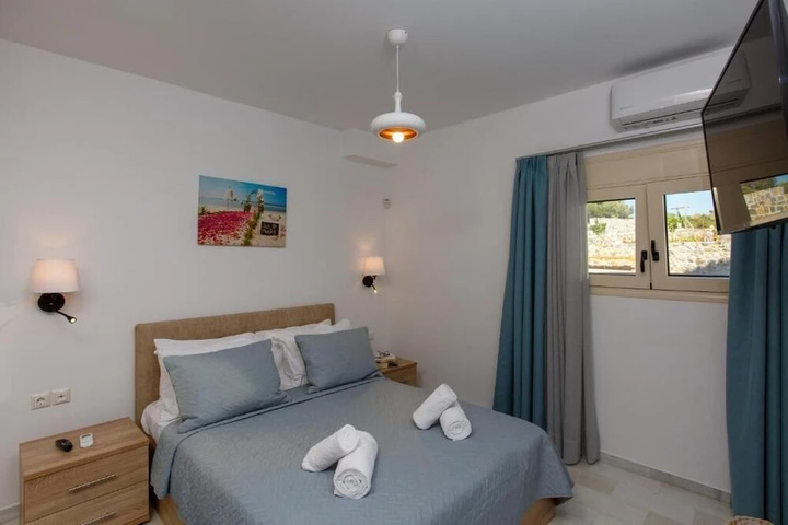 Room 5 of 14