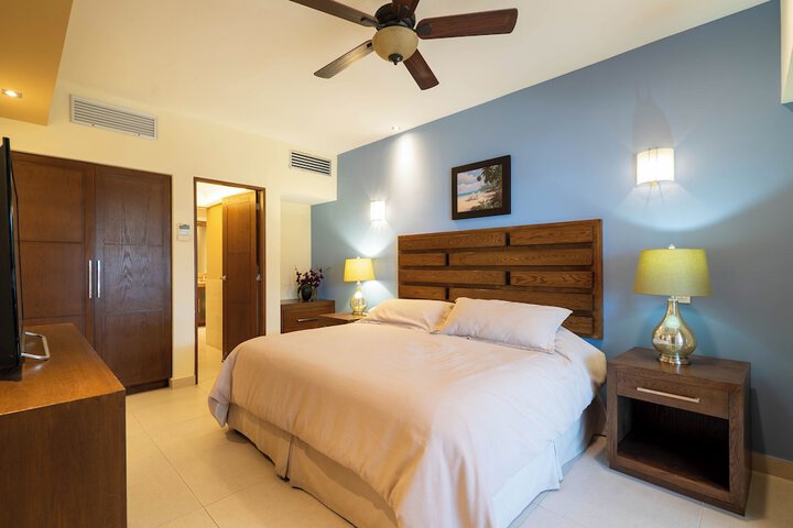 Room 9 of 125