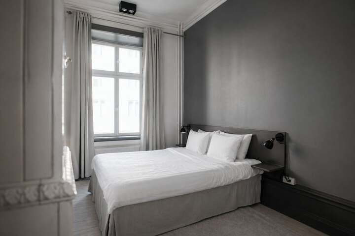 Room 27 of 108