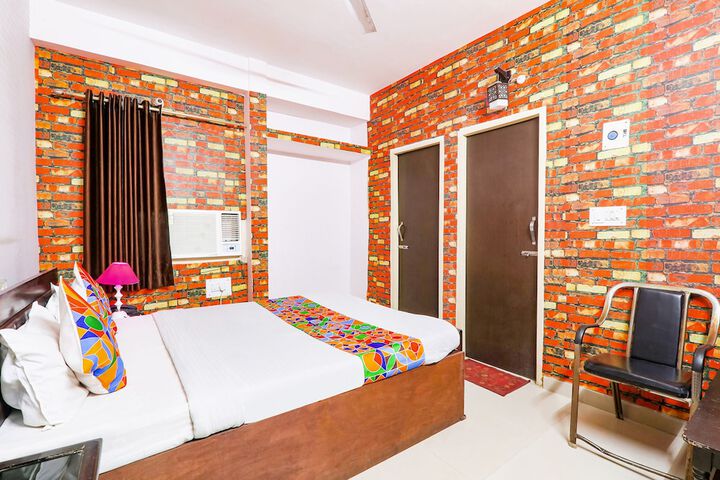 Room 10 of 35