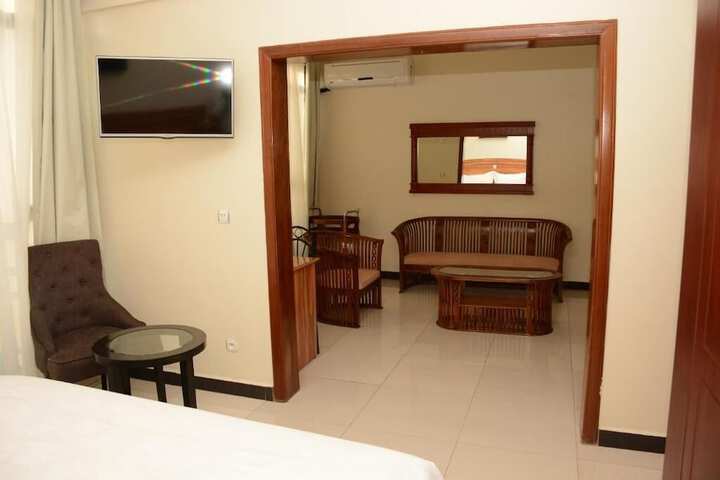 Room 3 of 39