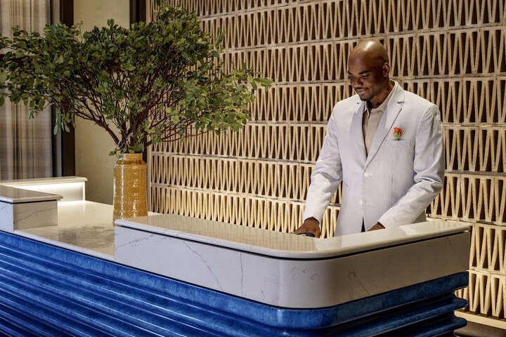 Concierge desk