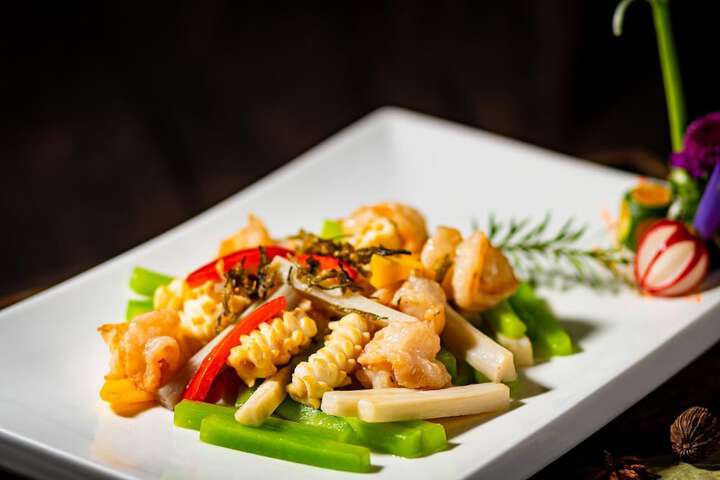 Dining 262 of 378