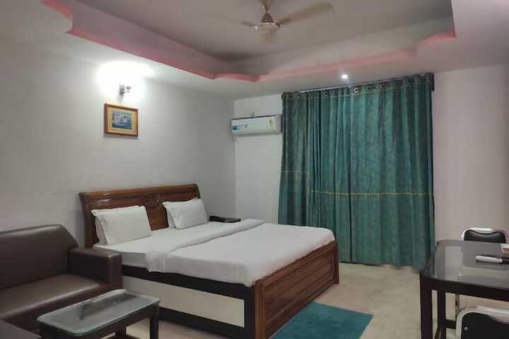 Room 20 of 37