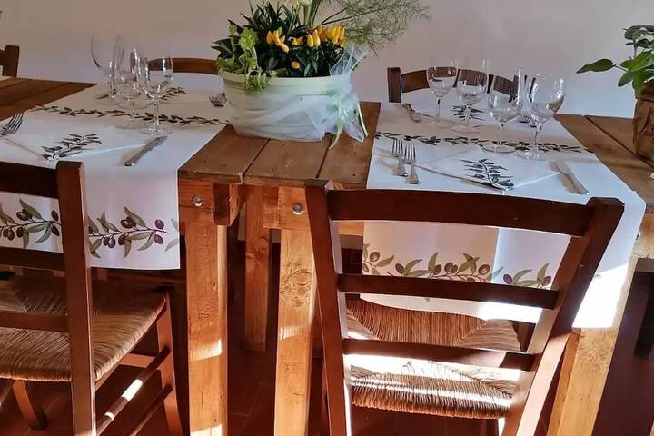 Dining 58 of 77