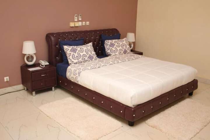 Room 25 of 144