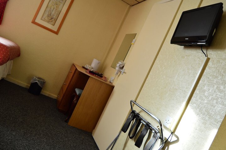 Room 34 of 61