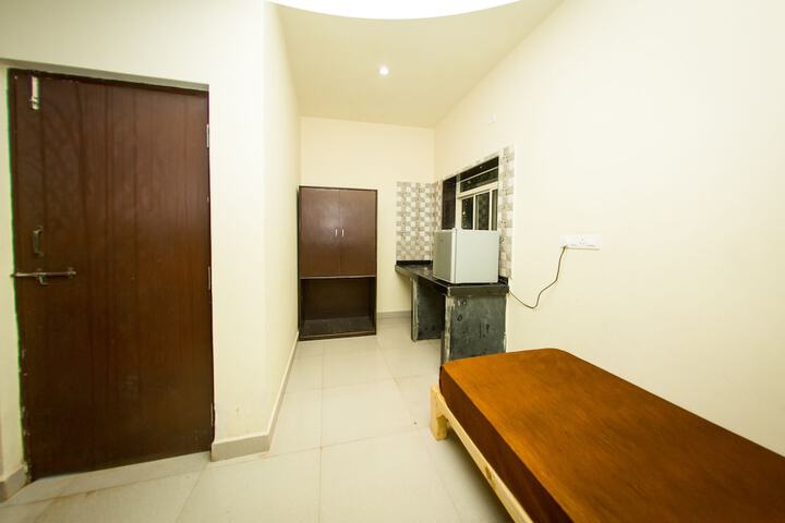 Room 51 of 144