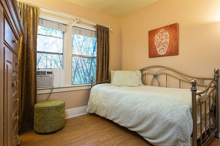 Room 6 of 58