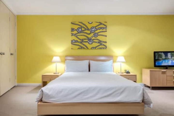 Room 34 of 136