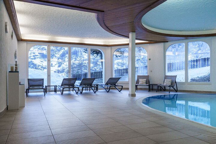 Pool 55 of 102