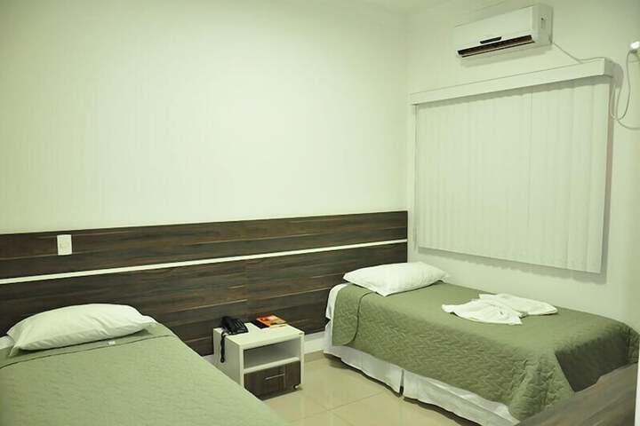 Room 7 of 42