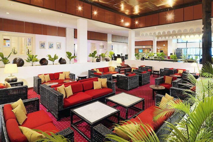 Entrance & Lobby