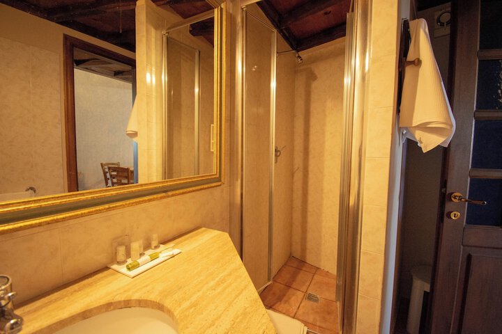 Room 20 of 42