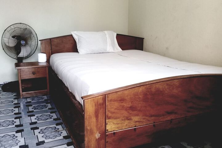 Room 4 of 6
