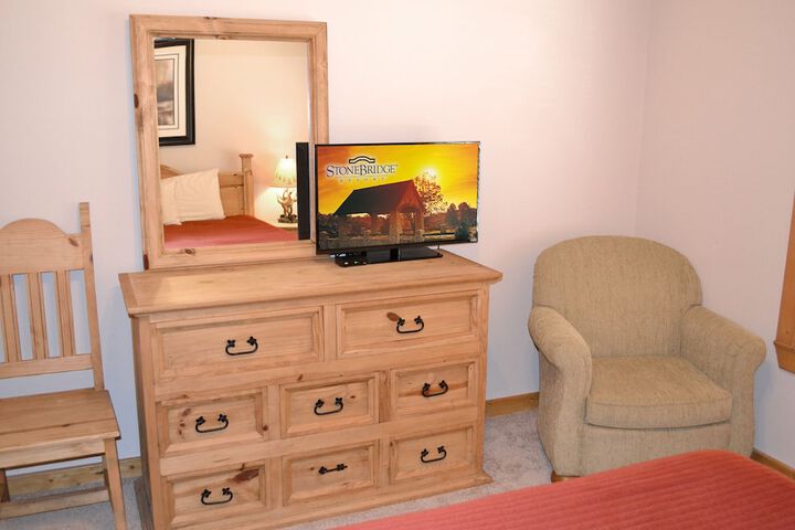 Room 18 of 127