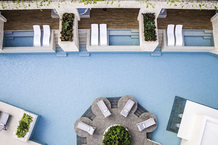 Pool 41 of 122