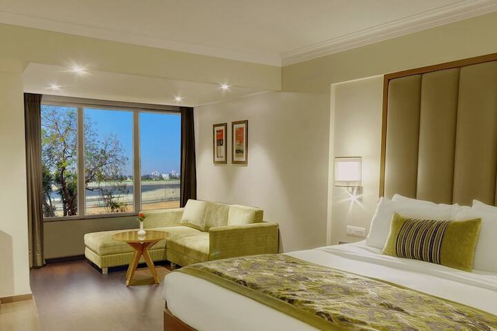 Room 17 of 64