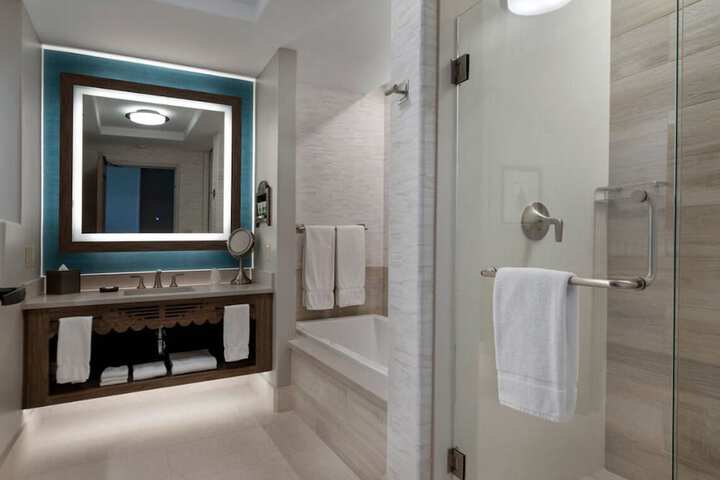 Room 17 of 62
