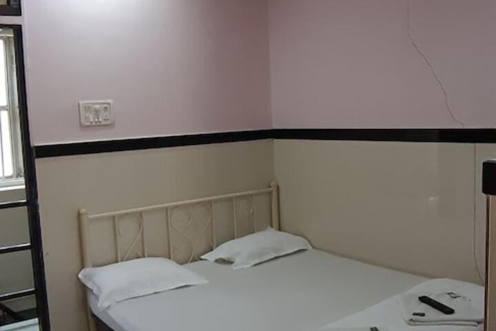 Room 5 of 45