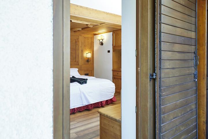 Room 10 of 61
