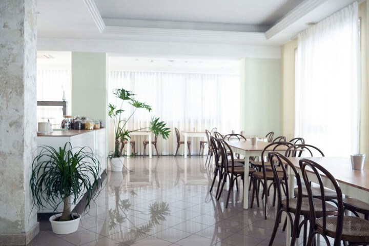 Dining 44 of 86