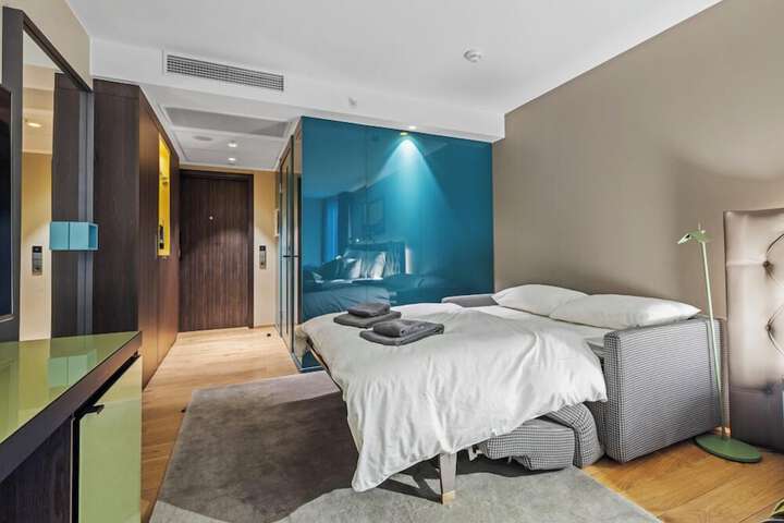 Room 43 of 107