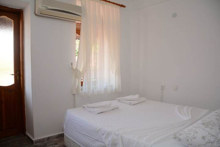 Room 2 of 45