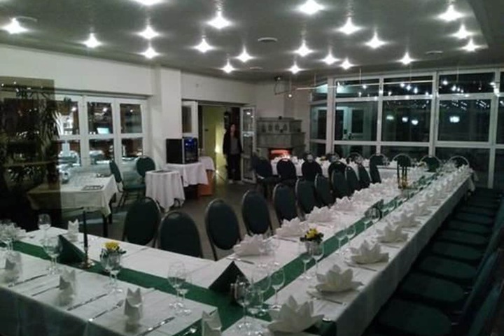 Dining 23 of 57