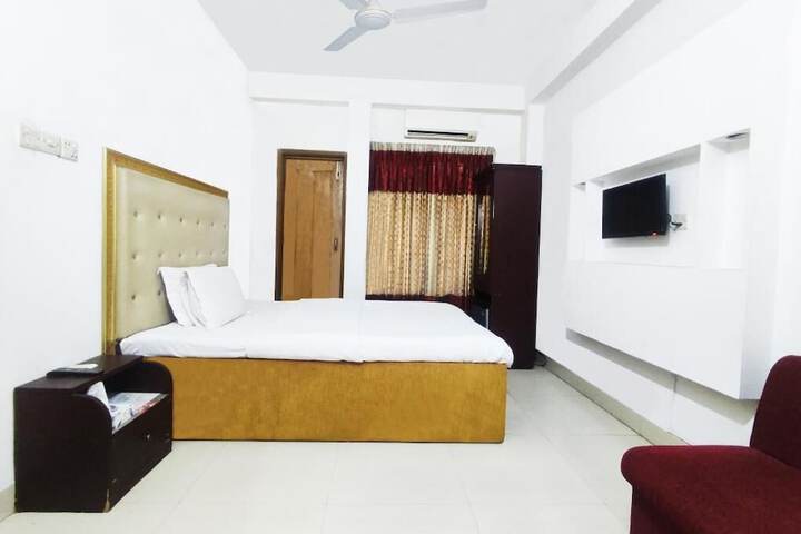 Room 5 of 24
