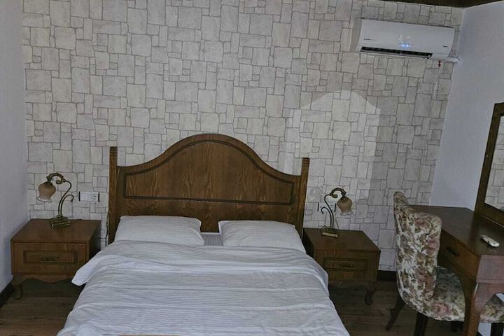 Room 5 of 46