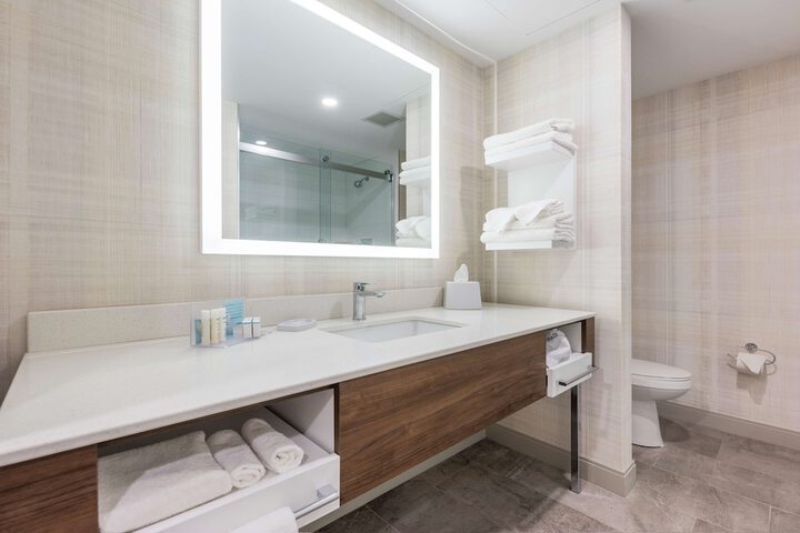 Bathroom shower