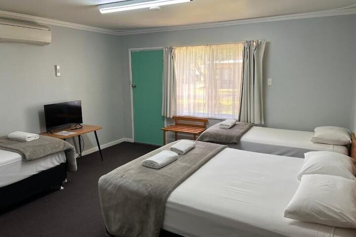 Room 15 of 68