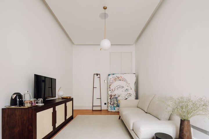Room 11 of 50
