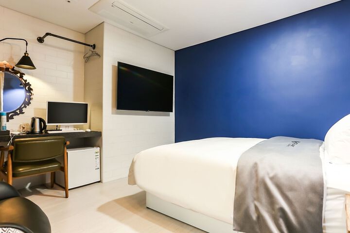 Room 132 of 165
