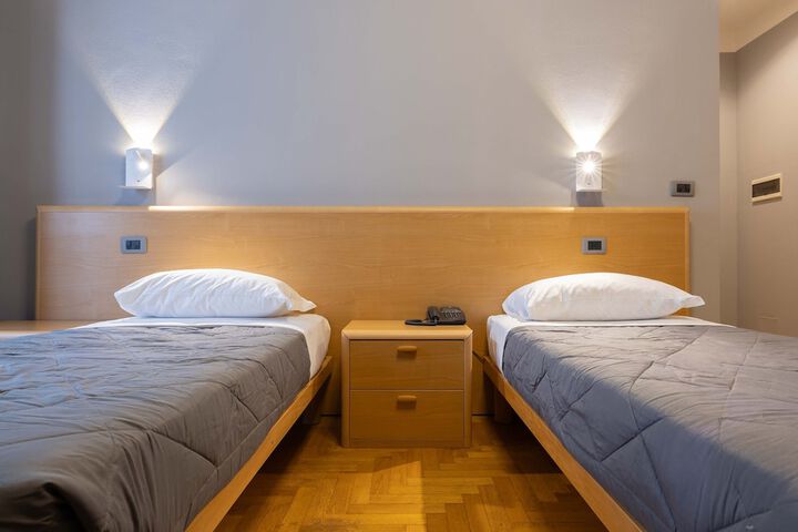 Room 46 of 104