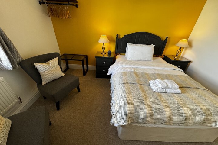 Room 10 of 83