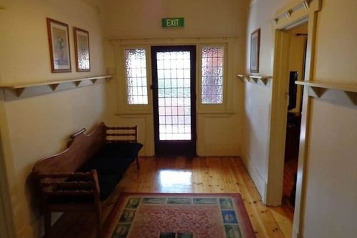 Room 12 of 34