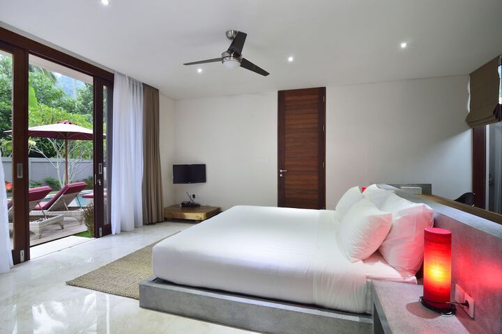 Room 6 of 62