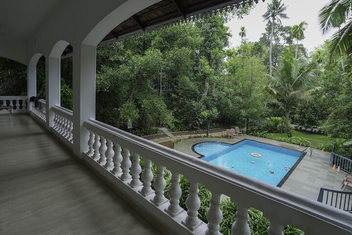 Pool 30 of 44