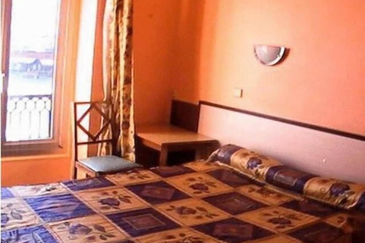 Room 2 of 12